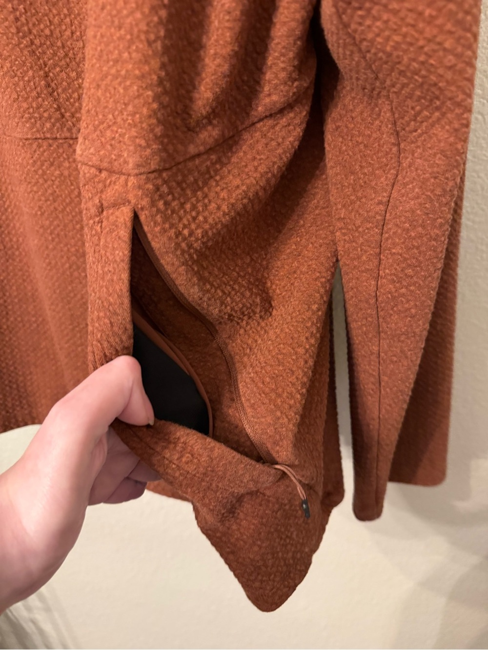 lululemon athletica Men's Hooded Pullover - Rust Brown - Picture 3 of 6